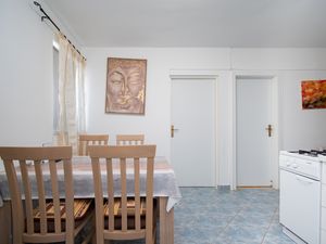 23662775-Ferienwohnung-4--300x225-2