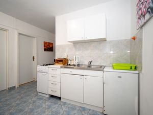 23662775-Ferienwohnung-4--300x225-3