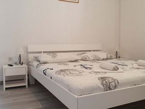 23663786-Ferienwohnung-3--300x225-2