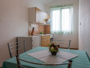 23674265-Ferienwohnung-2--300x225-1