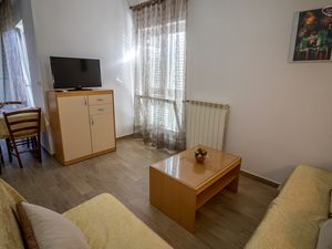 23674266-Ferienwohnung-4--300x225-1