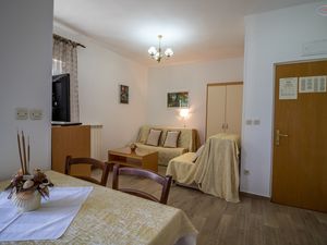 23674266-Ferienwohnung-4--300x225-2