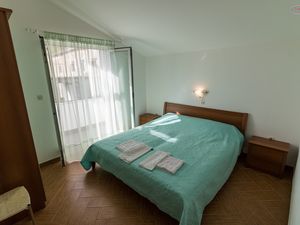 23674265-Ferienwohnung-2--300x225-4