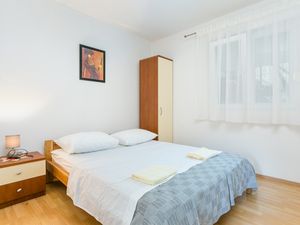 23675140-Ferienwohnung-2--300x225-3