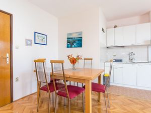 23692990-Ferienwohnung-6--300x225-5