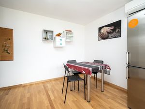 23695429-Ferienwohnung-2--300x225-1