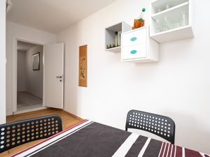 23695429-Ferienwohnung-2--300x225-4