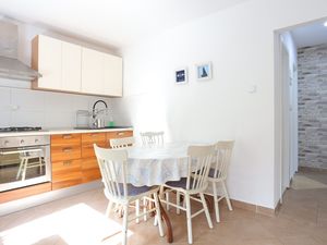 23880069-Ferienwohnung-8--300x225-1