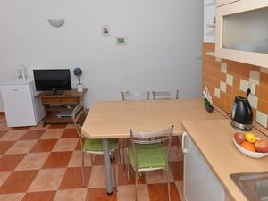 23880067-Ferienwohnung-4--300x225-4