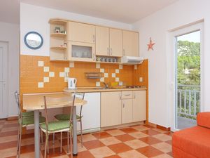 23880067-Ferienwohnung-4--300x225-5