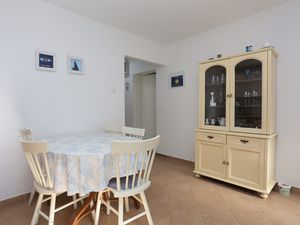 23880069-Ferienwohnung-8--300x225-2