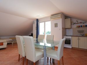 23880072-Ferienwohnung-6--300x225-3