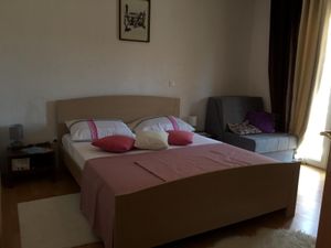 23967370-Ferienwohnung-4--300x225-3