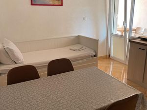 23967379-Ferienwohnung-4--300x225-1