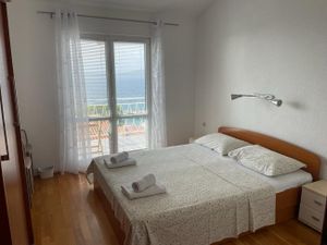 23967380-Ferienwohnung-5--300x225-0