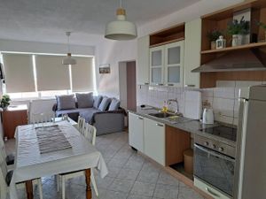 23967376-Ferienwohnung-8--300x225-4