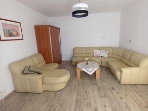 23968348-Ferienwohnung-3--300x225-1