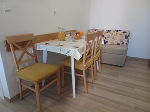 23975939-Ferienwohnung-2--300x225-1