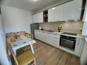 23975939-Ferienwohnung-2--300x225-2