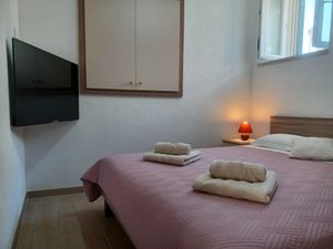 23975939-Ferienwohnung-2--300x225-5