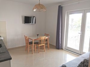 23980775-Ferienwohnung-4--300x225-3