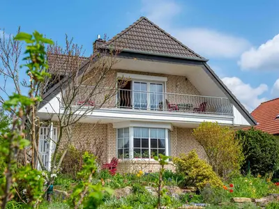Haus und Balkon