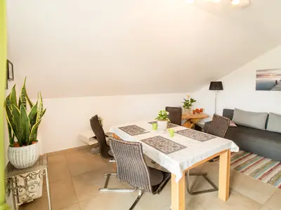 Essecke mit Schlafsofa