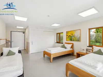 Dreibettzimmer, wahlweise mit Pflegebett