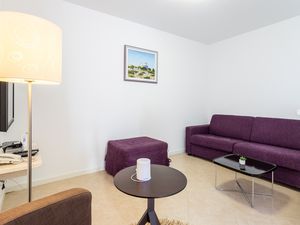 24015855-Ferienwohnung-3--300x225-1