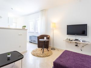 24015855-Ferienwohnung-3--300x225-3