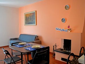 24016261-Ferienwohnung-4--300x225-1