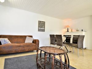 23949486-Ferienwohnung-8--300x225-2