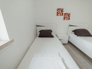 23544950-Ferienwohnung-6--300x225-4