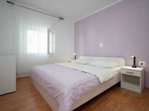 23936480-Ferienwohnung-4--300x225-0