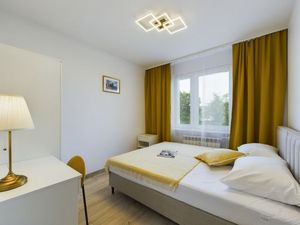 24016573-Ferienwohnung-6--300x225-1