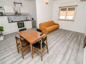 24014179-Ferienwohnung-3--300x225-4