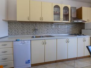 24016772-Ferienwohnung-5--300x225-5