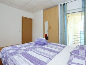 24017184-Ferienwohnung-5--300x225-2