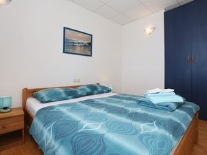 24017184-Ferienwohnung-5--300x225-4