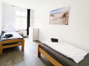 23483556-Ferienwohnung-4--300x225-5