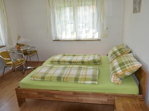 23997484-Ferienwohnung-6--300x225-5