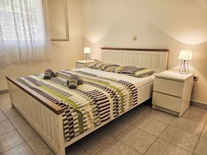 23837900-Ferienwohnung-4--300x225-1