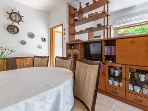 23926254-Ferienwohnung-8--300x225-5