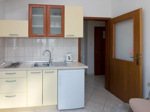 23928826-Ferienwohnung-2--300x225-4