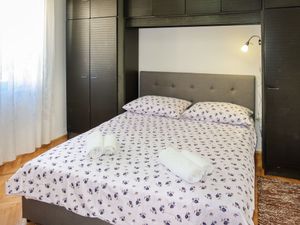 23846778-Ferienwohnung-7--300x225-1