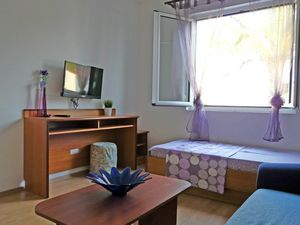 23929543-Ferienwohnung-4--300x225-1