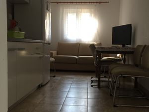 23930575-Ferienwohnung-6--300x225-1