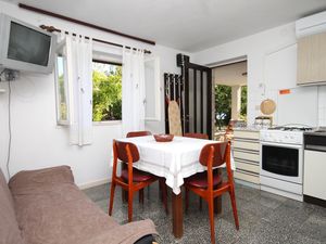 23930603-Ferienwohnung-4--300x225-1