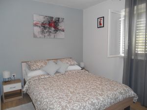 23930603-Ferienwohnung-4--300x225-5