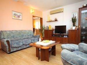 23930659-Ferienwohnung-6--300x225-3